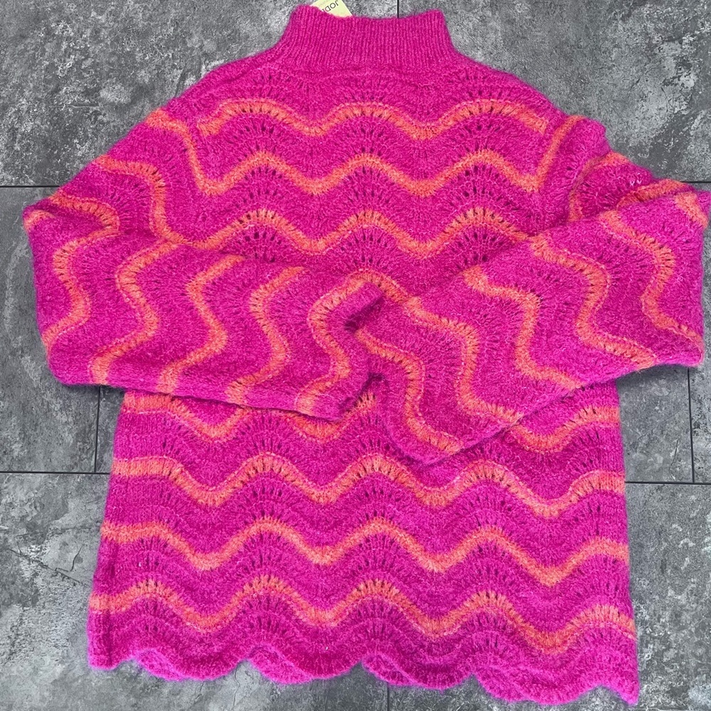 JODIFL M Scalloped bottom & sleeves Pullover Sweater NWT pink & peachy orange